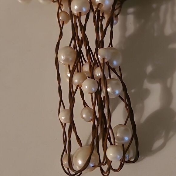Elegant Pearl-Embellished Wire Cross Ornament - Picture 7 of 12